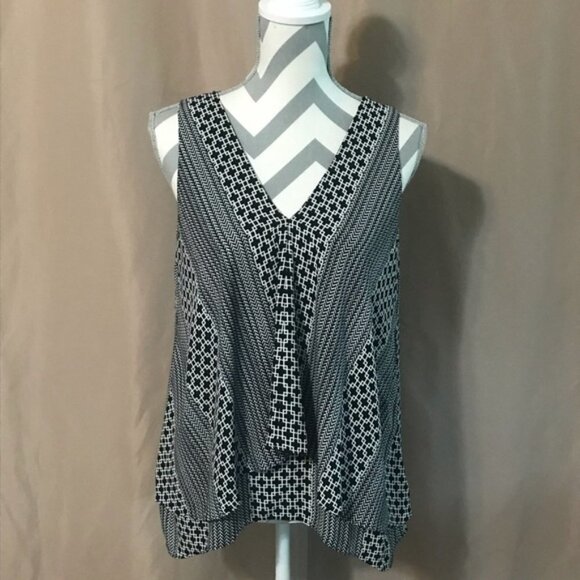 Adrianna Papell Medium Black White Sleeveless Top - Picture 1 of 6